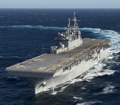 LHA 6 amphibious assault ship America on open water.
